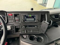 Scania P370 XT 6x2 HMF 3220-K6+Fly jib FJ600-K3 Euro 6D