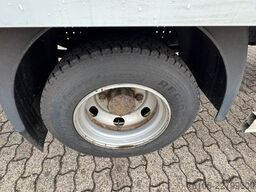 FUSO Canter 7C15 Koffer mit Ladebordwand