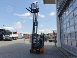 Jungheinrich EFG 215 / Triplex: 4.25m! / SS / nur 3.488h!