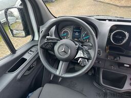 MERCEDES-BENZ eSprinter Linienbus Rollstuhl 15+10 Niederflur