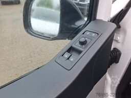 VOLKSWAGEN T6.1  9-Sitzer lang 4motion  1. Hand Klima