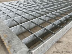 Gesamtbreite: 890 mm / Gesamttiefe: 1.175mm/Lichte Stützweite:1097mm (GR-17)