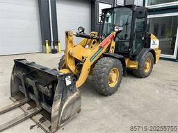 Caterpillar 906M (8758)