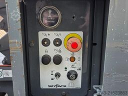 SkyJack SJ6832RT Diesel, 4x4 Drive, 11.6m Working Height,