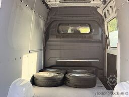 Mercedes-Benz Sprinter 319 L2H2 V6 3,0L AHK-3,5T Kamer