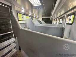 Volvo FH 12 6-7 Pferde Popout Wohnmobilzulassung