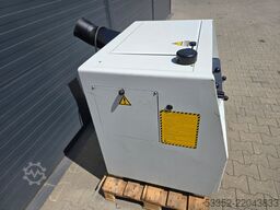 SCM S52