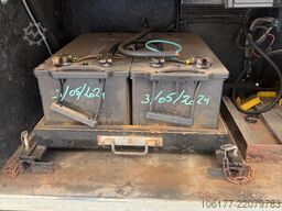 Renault Midlum 220 MEDISCHE VRACHTWAGEN /CAMION MEDICAL...