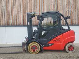 Linde H 25/600 Diesel Triplex Zinkenversteller