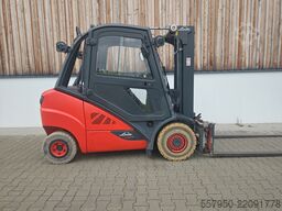Linde H 25/600 Diesel Triplex Zinkenversteller