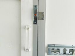 Blyss F2030HTD | RAMPE | SEITENTÜR 305X150X180CM 2000KG | FENSTER | KOFFERANHÄNGER