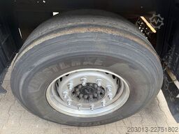 MAN TGX 26.470 Euro 6 Abrollkipper mit Ladekran