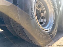 MAN TGX 26.470 Euro 6 Abrollkipper mit Ladekran