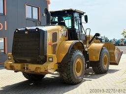 CATERPILLAR 950M Radlader mit Schaufel 2.062 BTH