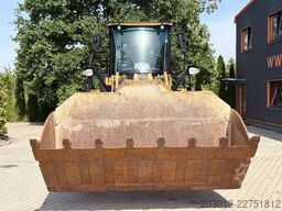 CATERPILLAR 950M Radlader mit Schaufel 2.062 BTH