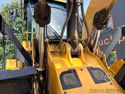 CATERPILLAR 950M Radlader mit Schaufel 2.062 BTH