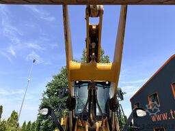CATERPILLAR 950M Radlader mit Schaufel 2.062 BTH