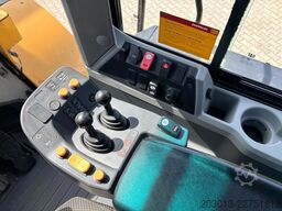 CATERPILLAR 950M Radlader mit Schaufel 2.062 BTH