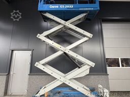 GENIE Genie GS-2032 schaarlift schaar hoogwerker 2006 / 1010uur 8mtr werkhoogte