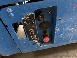 GENIE Genie GS-2032 schaarlift schaar hoogwerker 2006 / 1010uur 8mtr werkhoogte