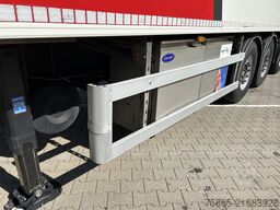 H.T.F. HZO 39 / Carrier Vector 1800 Reefer / Frigo Box...