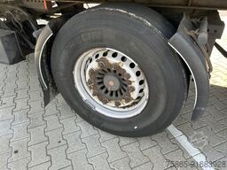 H.T.F. HZO 39 / Carrier Vector 1800 Reefer / Frigo Box...