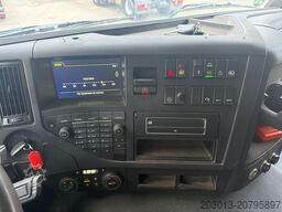 VOLVO FMX 500 6x4 Kipper mit Kran Atlas 172.3E - A4