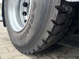 MAN TGS 26.440 Zugmaschine + Atlas Kran 5 Ausschube