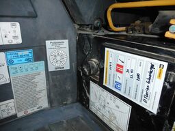 Caterpillar 302 CR mit POWERTILT