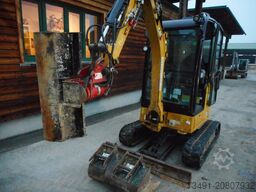 Caterpillar 302 CR mit POWERTILT