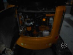 Caterpillar 302 CR mit POWERTILT