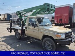 TOYOTA LAND CRUISER 79 + HUBARBEITSBÜHNE SOCAGE