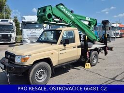 TOYOTA LAND CRUISER 79 + HUBARBEITSBÜHNE SOCAGE