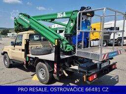 TOYOTA LAND CRUISER 79 + HUBARBEITSBÜHNE SOCAGE