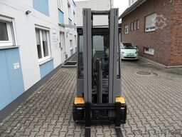 Jungheinrich EFG 220 - Triplex - Batterie BJ 2022