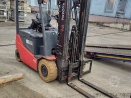 Toyota traigo 8FBMKT25