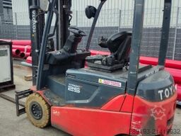 Toyota traigo 8FBMKT25