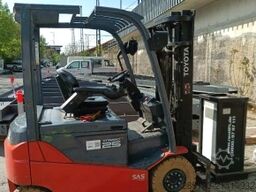 Toyota traigo 8FBMKT25