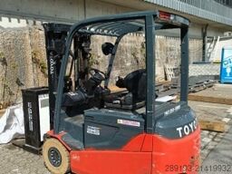 Toyota traigo 8FBMKT25