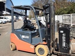 Toyota traigo 8FBMKT25