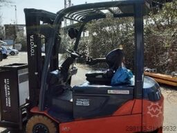 Toyota traigo 8FBMKT25