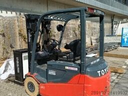 Toyota traigo 8FBMKT25