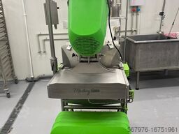 Zumex Food Engineering MASTERY Commercial Cold Press Juicer