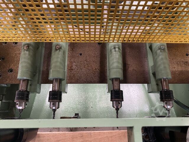 Horizontal drilling machine with 4 spindles