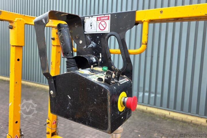 Scherenhebebühne Haulotte Compact 8 Electric, Batteries 10-2024, 8.2m Workin