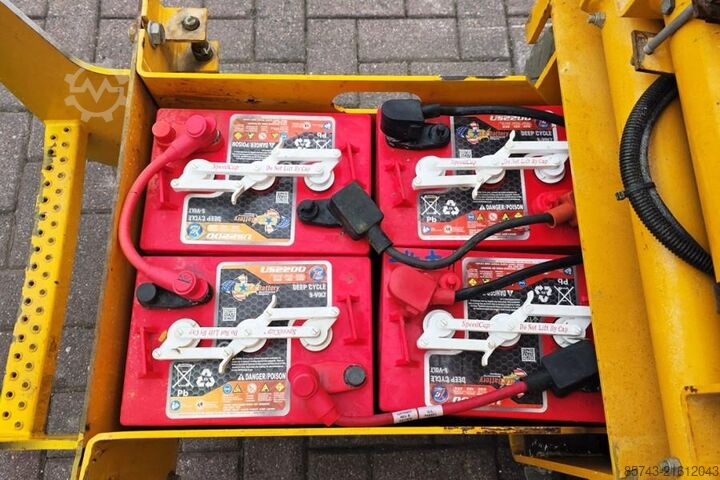 Scherenhebebühne Haulotte Compact 8 Electric, 8.2m Working Height, 350kg Cap