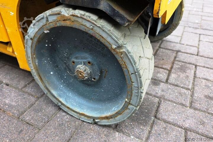 Scherenhebebühne Haulotte Compact 8 Electric, 8.2m Working Height, 350kg Cap