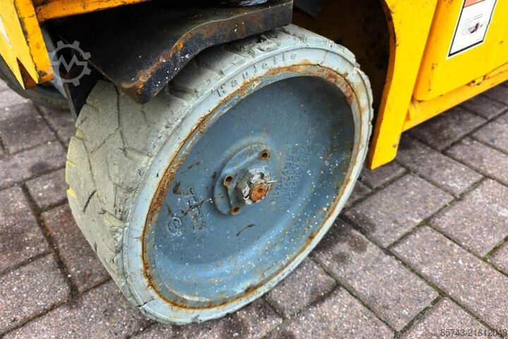 Scherenhebebühne Haulotte Compact 8 Electric, 8.2m Working Height, 350kg Cap