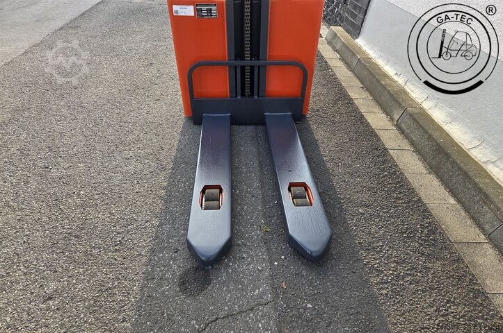 Manual stacker Linde MM10
