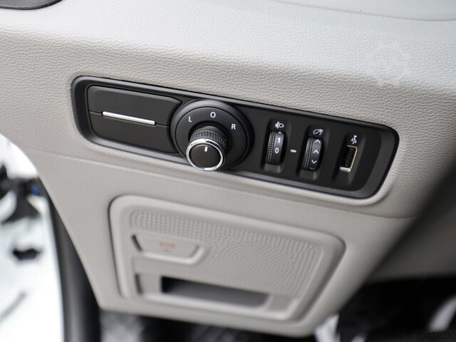 Panel van Maxus DELIVER 7